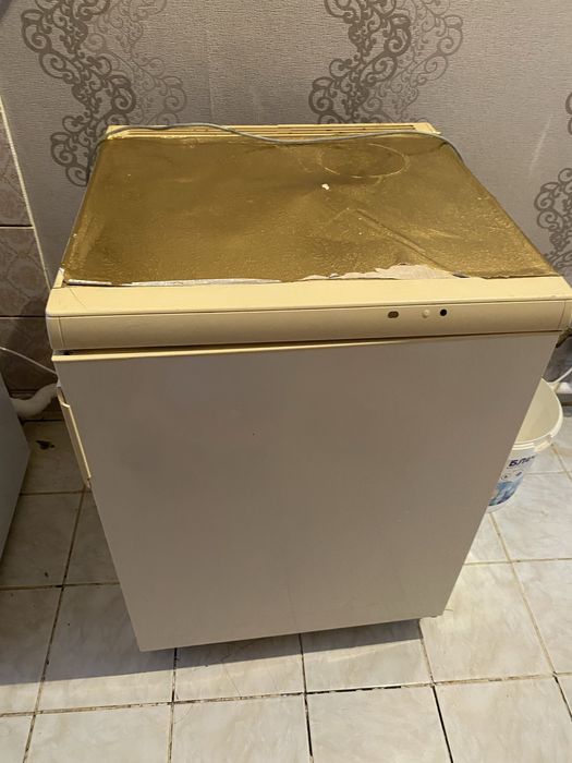 Холодильники сатылады 2 екеуі 10мынға береміз жасап тұрған холодильник