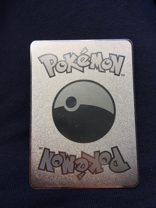 Метални Pokemon и Yu Gi Oh карти