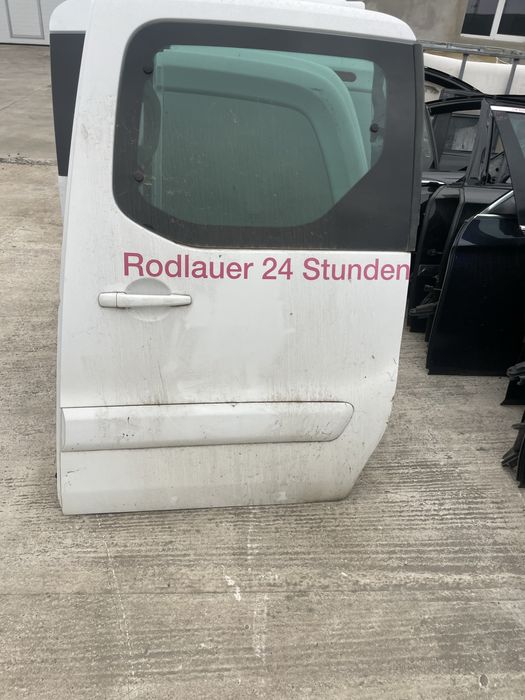 Usa laterala berlingo cu geam