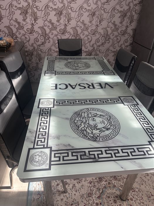 Стол продается срочно