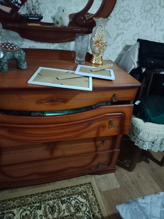 Спальный гарнитур