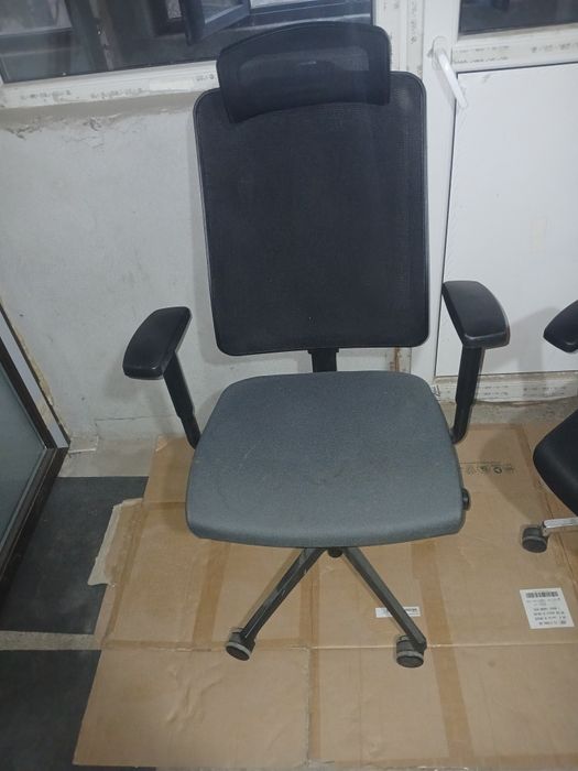 Scaun birou puțin folosit ,stare bună