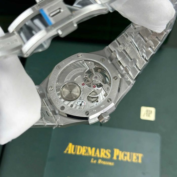 Audemars Piguet Royal oak активен турбийон