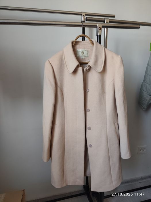 Продам короткое пальто