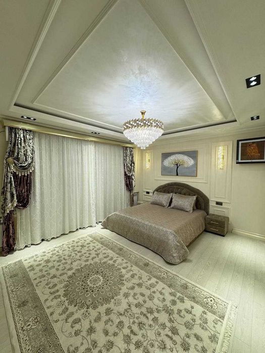 ПРОДАЕТСЯ 5/7-8/8 200м2 на: Метро "Мирзо Улугбек: парк Гафура Гуляма