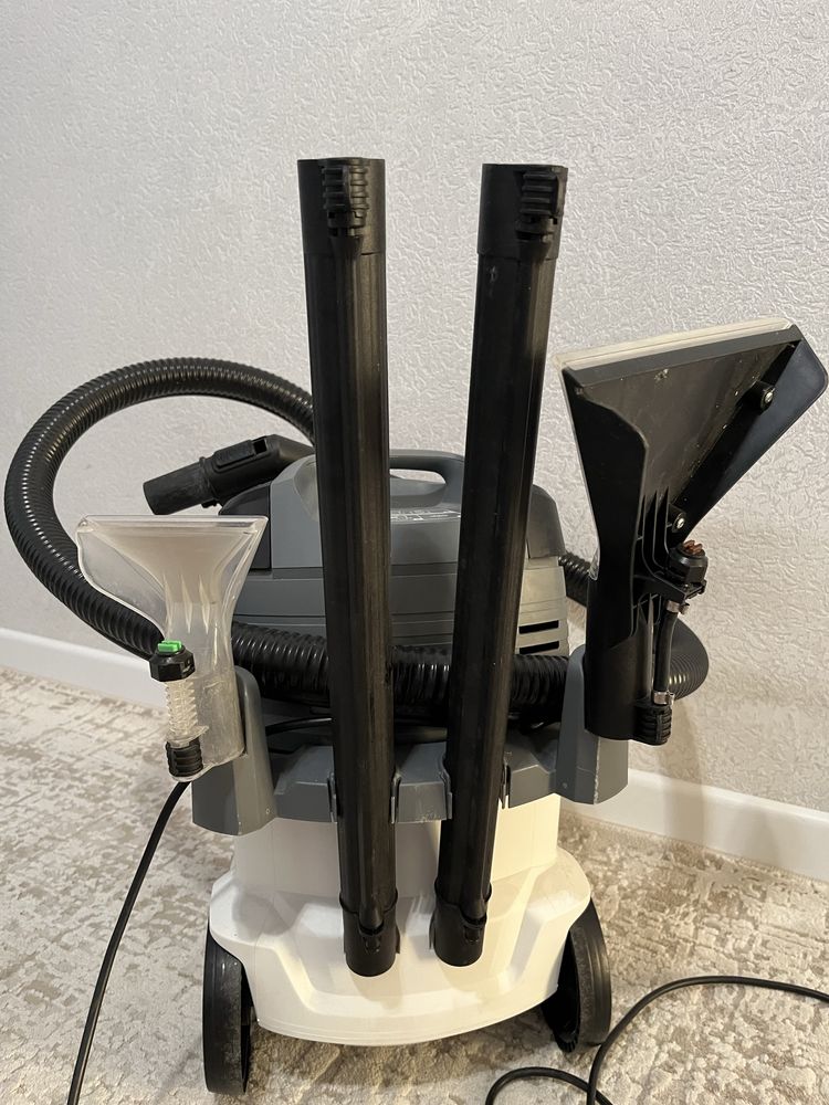 Продам Karcher 6.1 в отличном состояний вместе с химией