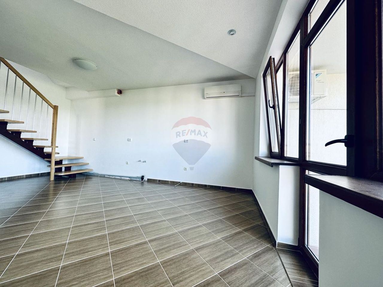 Продава се Многостаен апартамент в с. Кранево, Област Добрич - 155 кв.м за 800 €/кв.м - Снимка #2