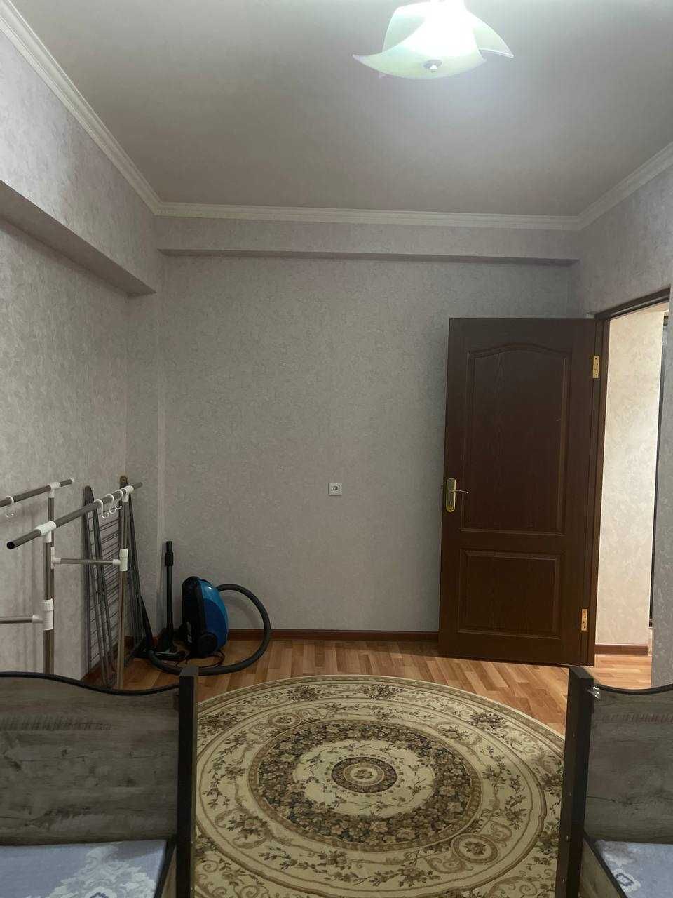 Коракамиш 2/4 Тасникбоев бозори рупарасида квартира без маклер