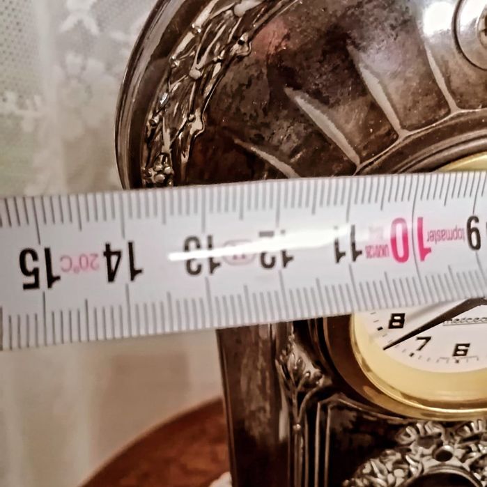 Посребрен, механичен часовник