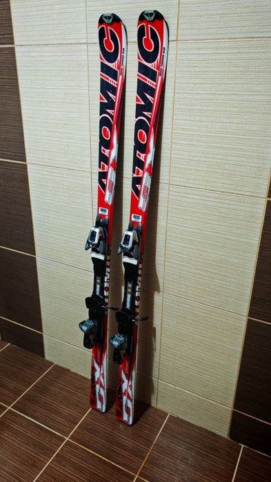 Schiuri atomic 162 cm -clapari ski
