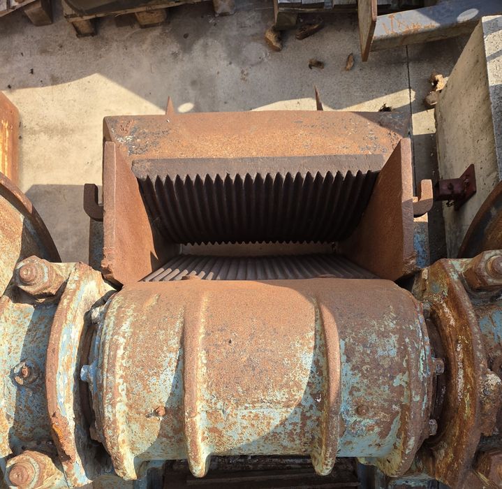 Concasor cu falci 600×250 MEM