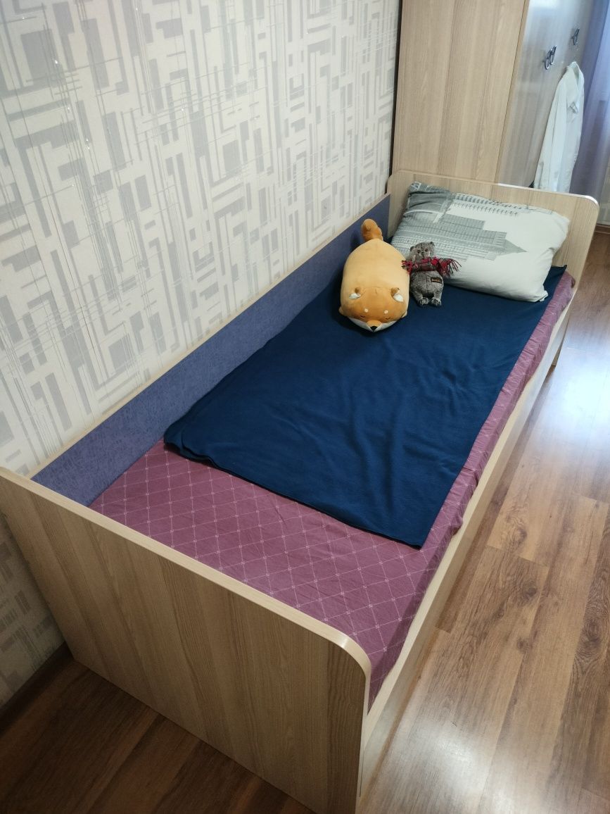 Кровать для подростка.