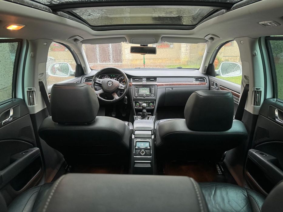 Skoda superb 2015/panorama mare/piele/xenon/foarte întreținută/235.ooo