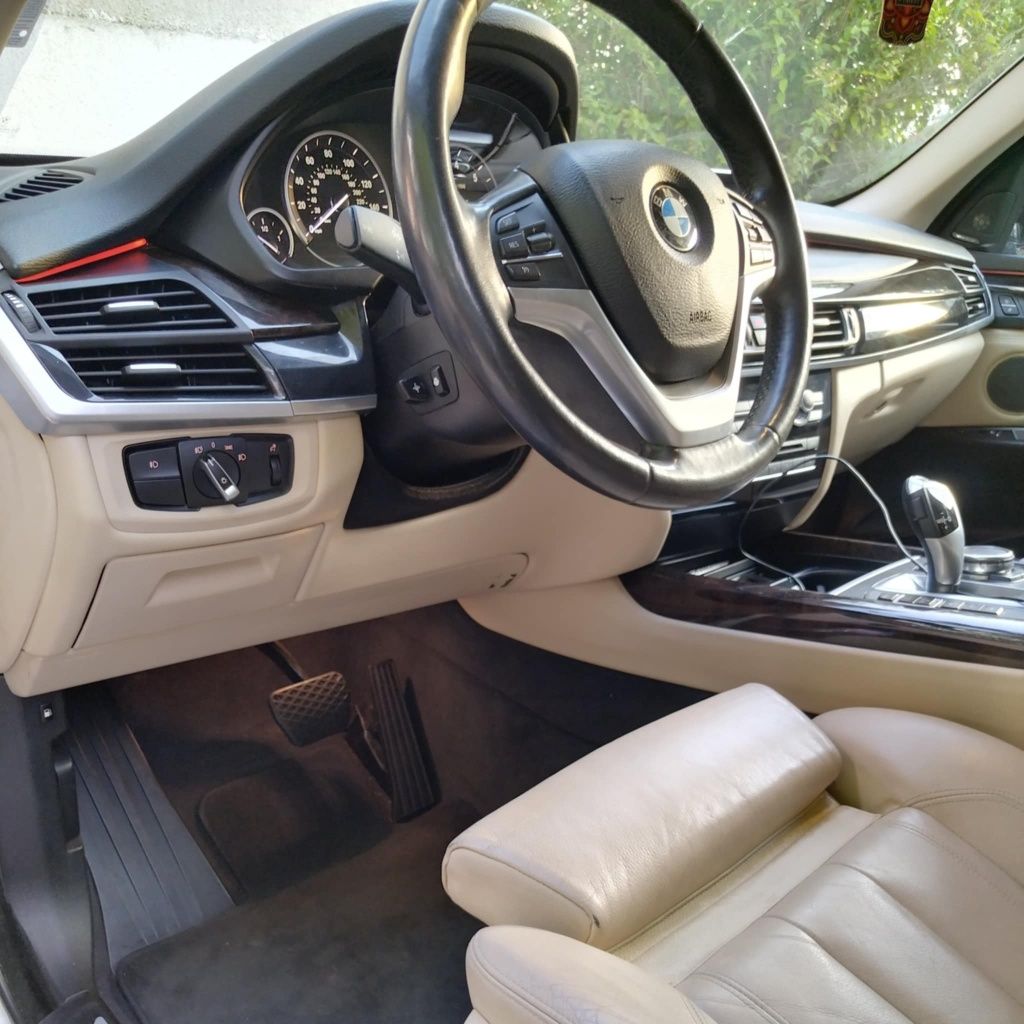 Продавам, заменям! 
BMW X5 F15 40е 313кс. 8ZF 2017г. 185400км. Plug-in