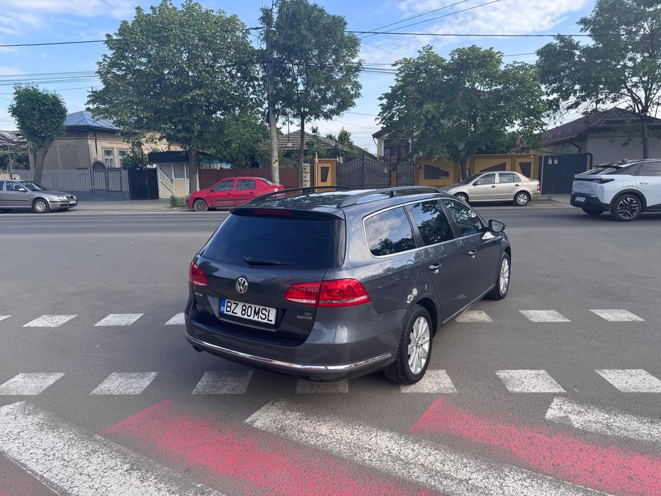 Vw Passat B 7 An 2012 Motor 1.6 TDI Clima Navi Pilot Computer Pdc