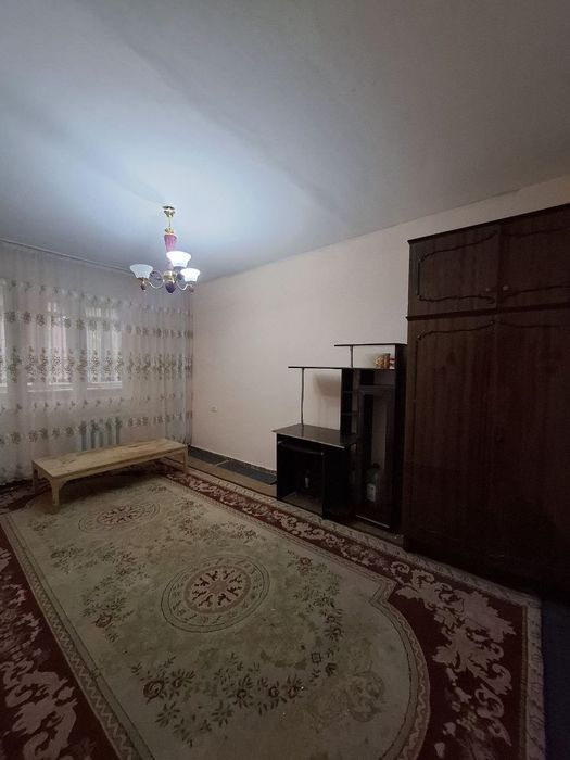 Сдаётся квартира на Чиланзаре 19квартале 1ком  300.у.е семье.