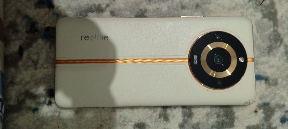 Realme 11 pro + 5g xotirasi 512 gigabayt operativkasi 12+12