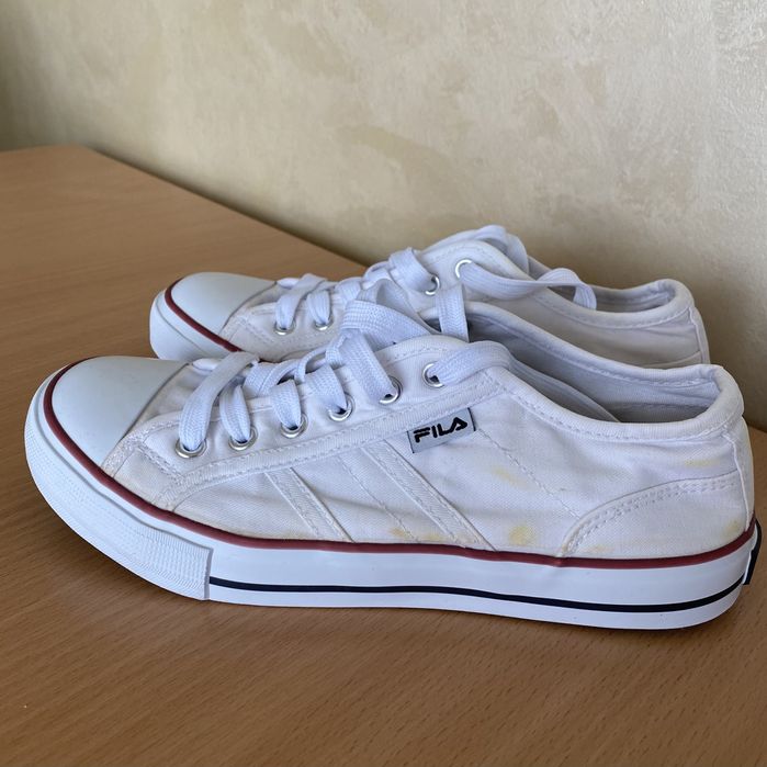 Tenisi tip converse Fila 38 cu defect