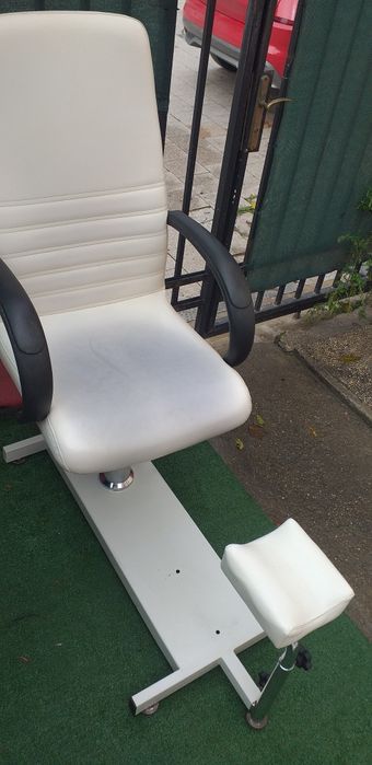 Vând  scaun pedichiură.