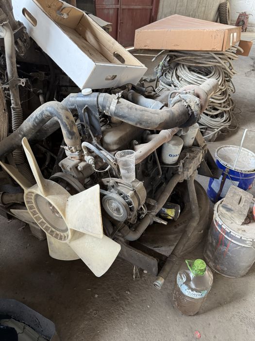 Vând Motor Excavator Fiat Hitachi EX215(Iveco)