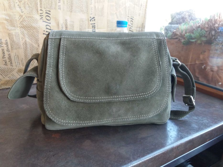 дамска чанта,велурена торба-зелена естествена кожа