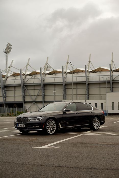 Schimb cu miniexcavator BMW 750LI XDRIVE 2017