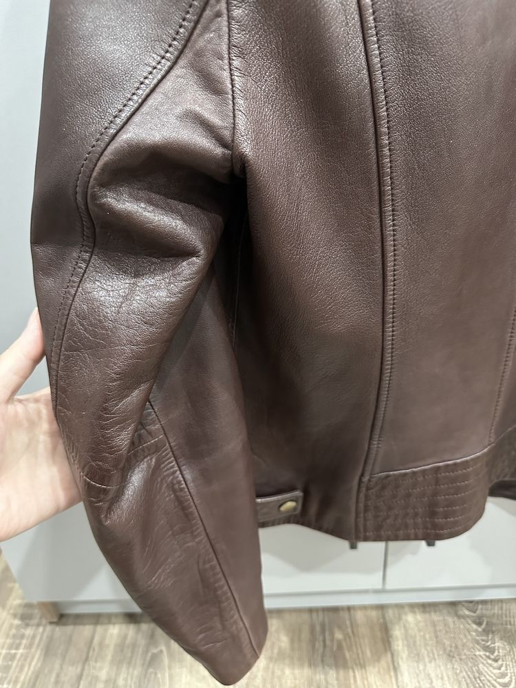 Кожанная куртка в отличном состоянии от Massimo Dutti
