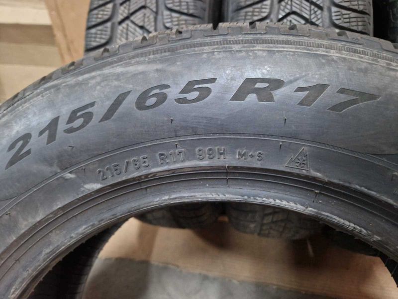 4 Pirelli R17 215/65 Anvelope de iarnă DOT3621