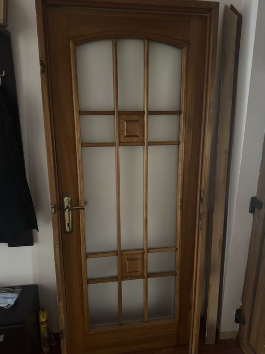 Usi din lemn masiv, stejar