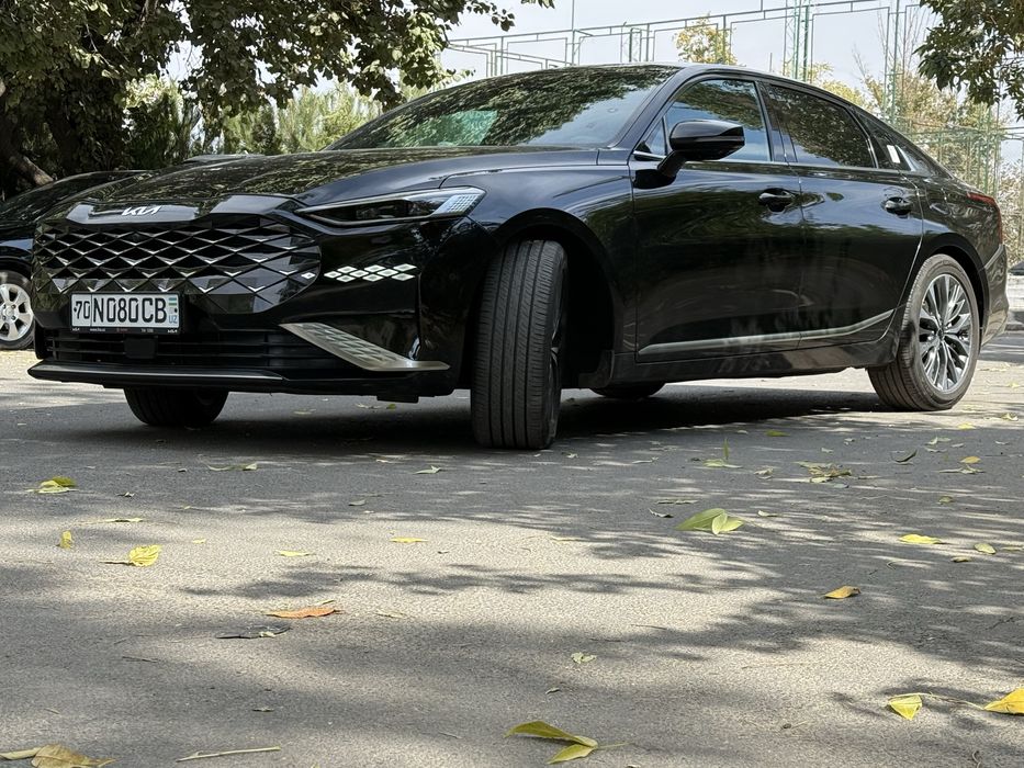 Kia k 8 sotiladi