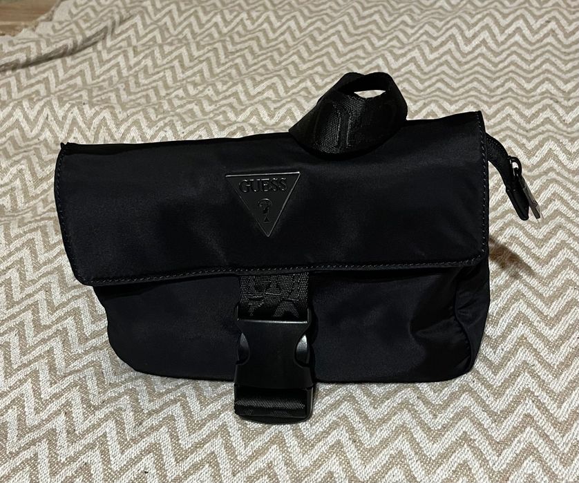 Мъжка чанта през рамо guess