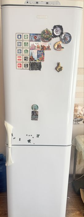 Холодильник сотилади