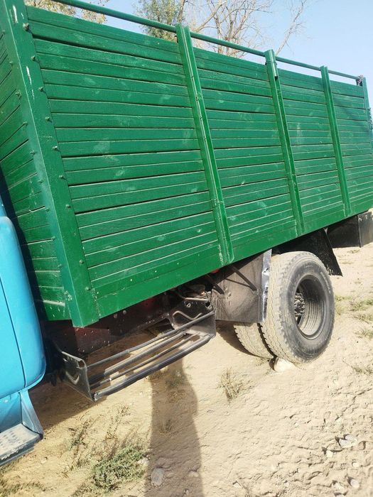 Zil yuk mashinasi 1992 yil dakeminti joyida hammasi