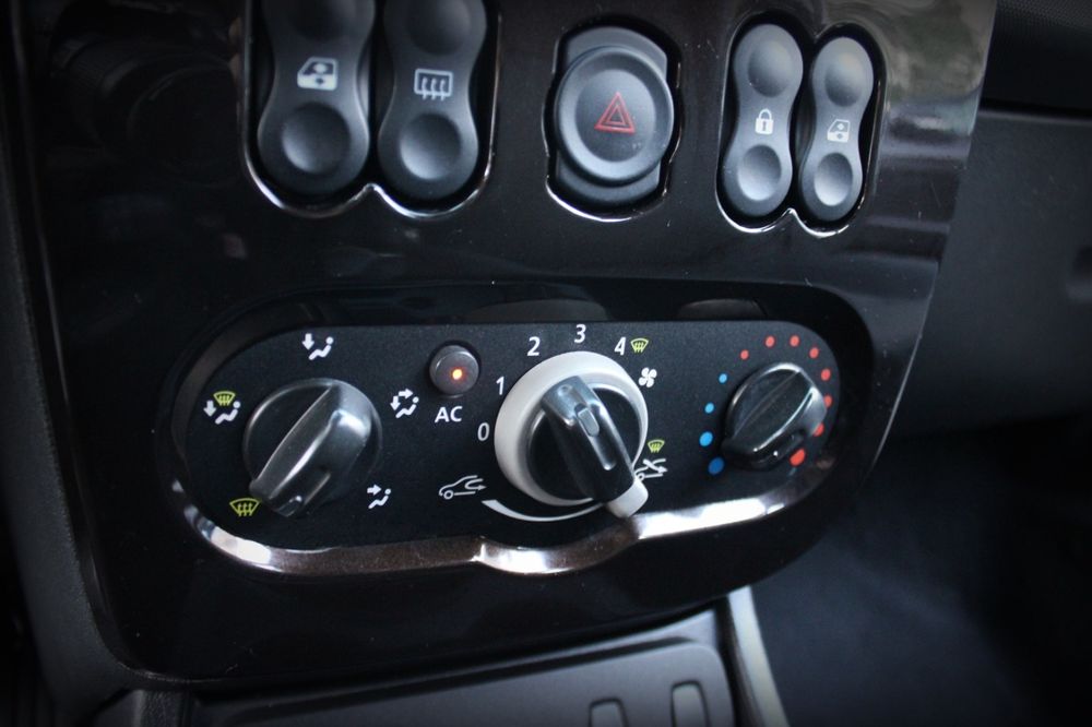 Dacia Dustar benzină-GPL,AC climatic, piele,geamuri elec