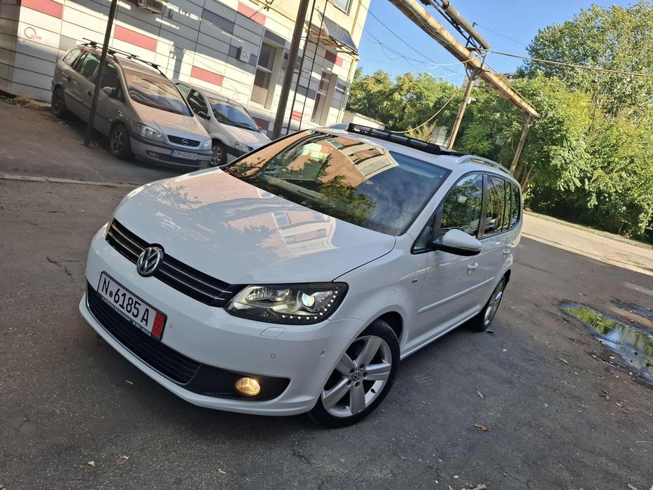 Vw Touran / 2015 / Ediție/ 7 Locuri / Panoramic / Leduri / Camera