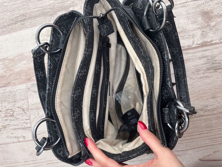 Дамска Чанта Guess