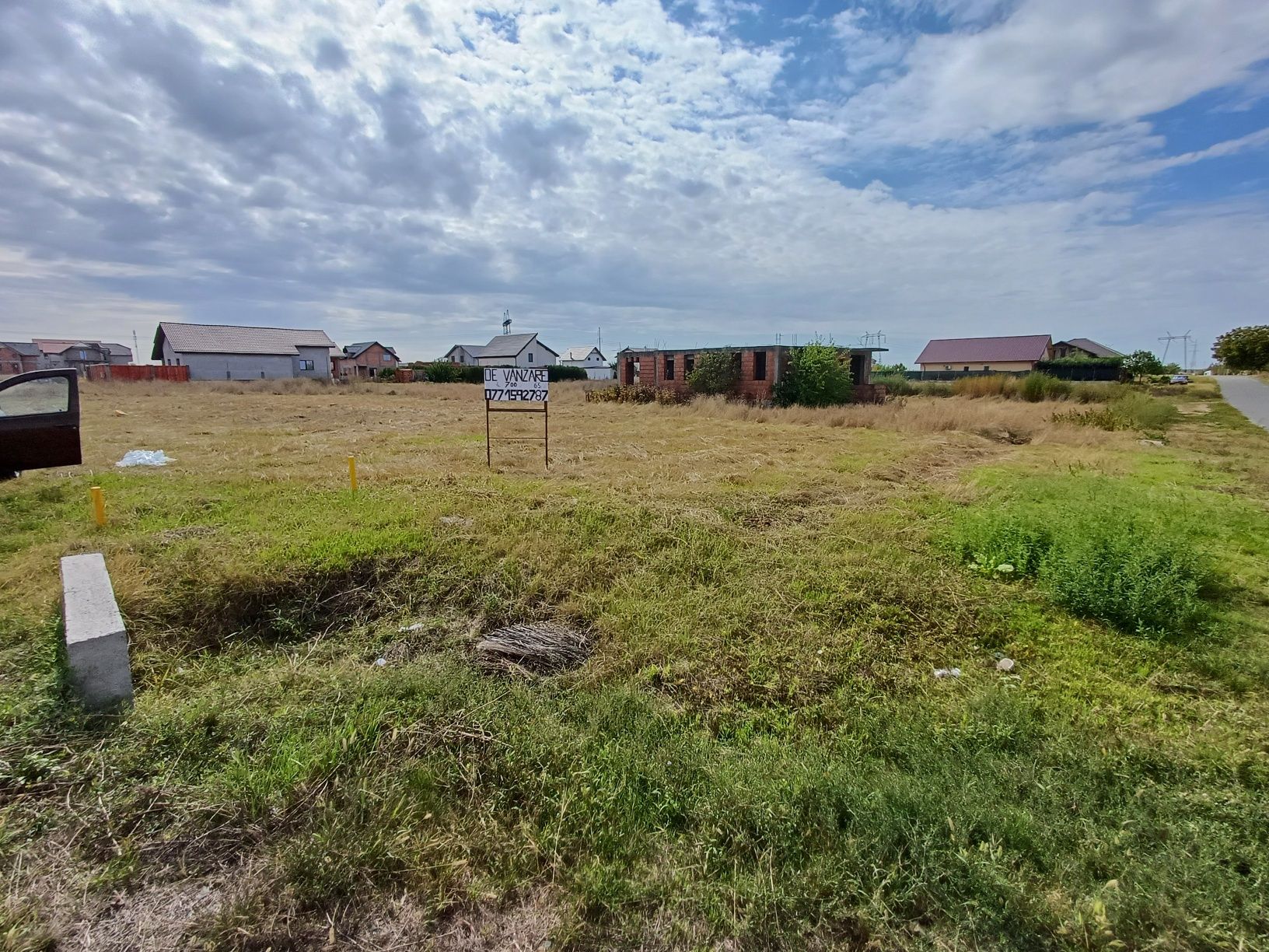 Vând teren intravilan 700m² în Fântânele ARAD