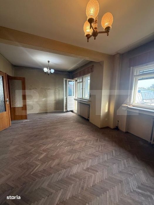 Apartament cu 4 camere, 95 mp, zona Centrala