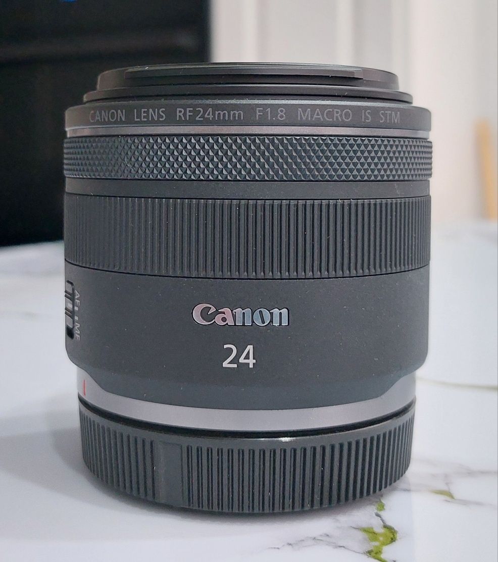 Объктив RF24 mm f/1.8 IS STM