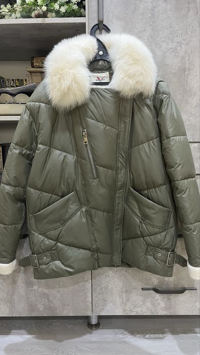 Зимняя куртка на пуху