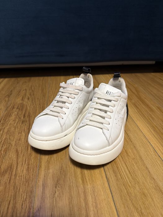 Sneakersi RED by Valentino (stil McQueen)