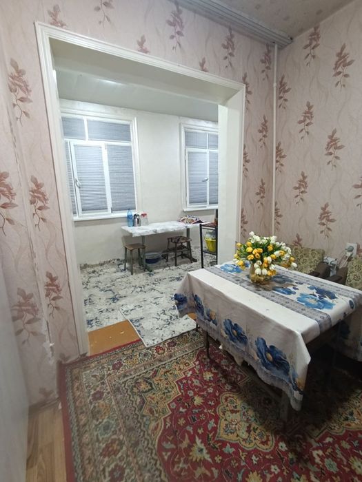 3/1/5 (1 этаж). Сергели 4. Квартира 78 м². Дом панельный. Метро 700 м.