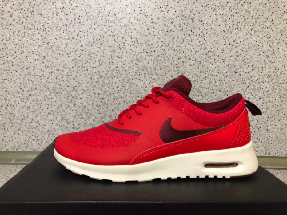 ОРИГИНАЛНИ *** Nike Air Max Thea / Action Red / Red / Sail