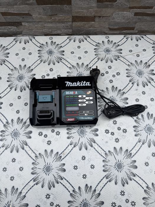 Бързо зарядно устройство Makita DC40RA, XGT, 40 V