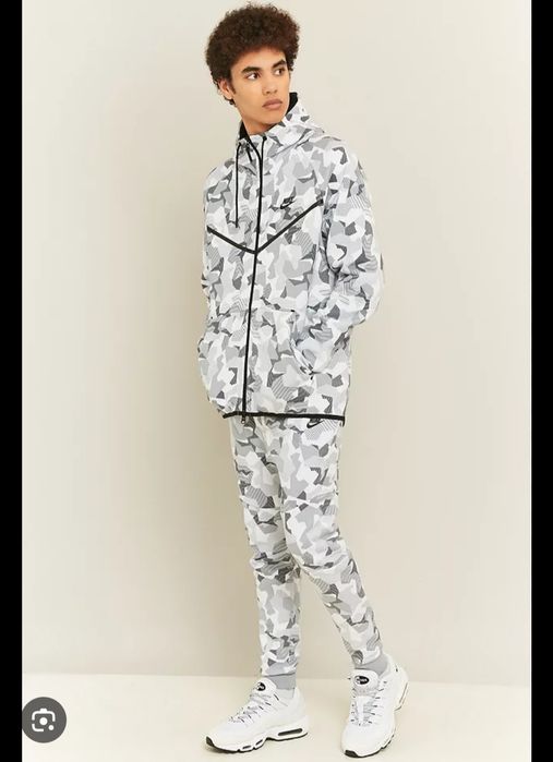 [ЧИСТО НОВ] Nike Tech Fleece Grey Camo на перфектна цена!