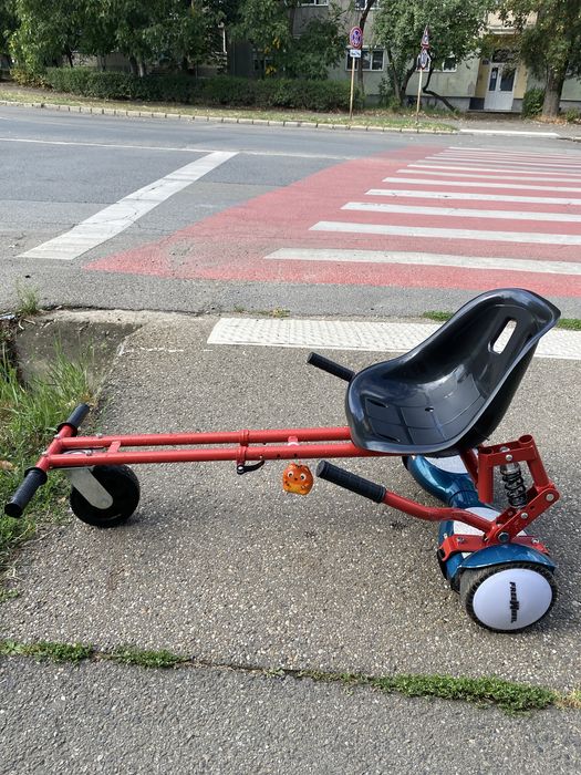 Vînd hover board cu scaun  An stare foarte buna