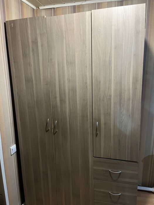 Продам шкаф платиновый