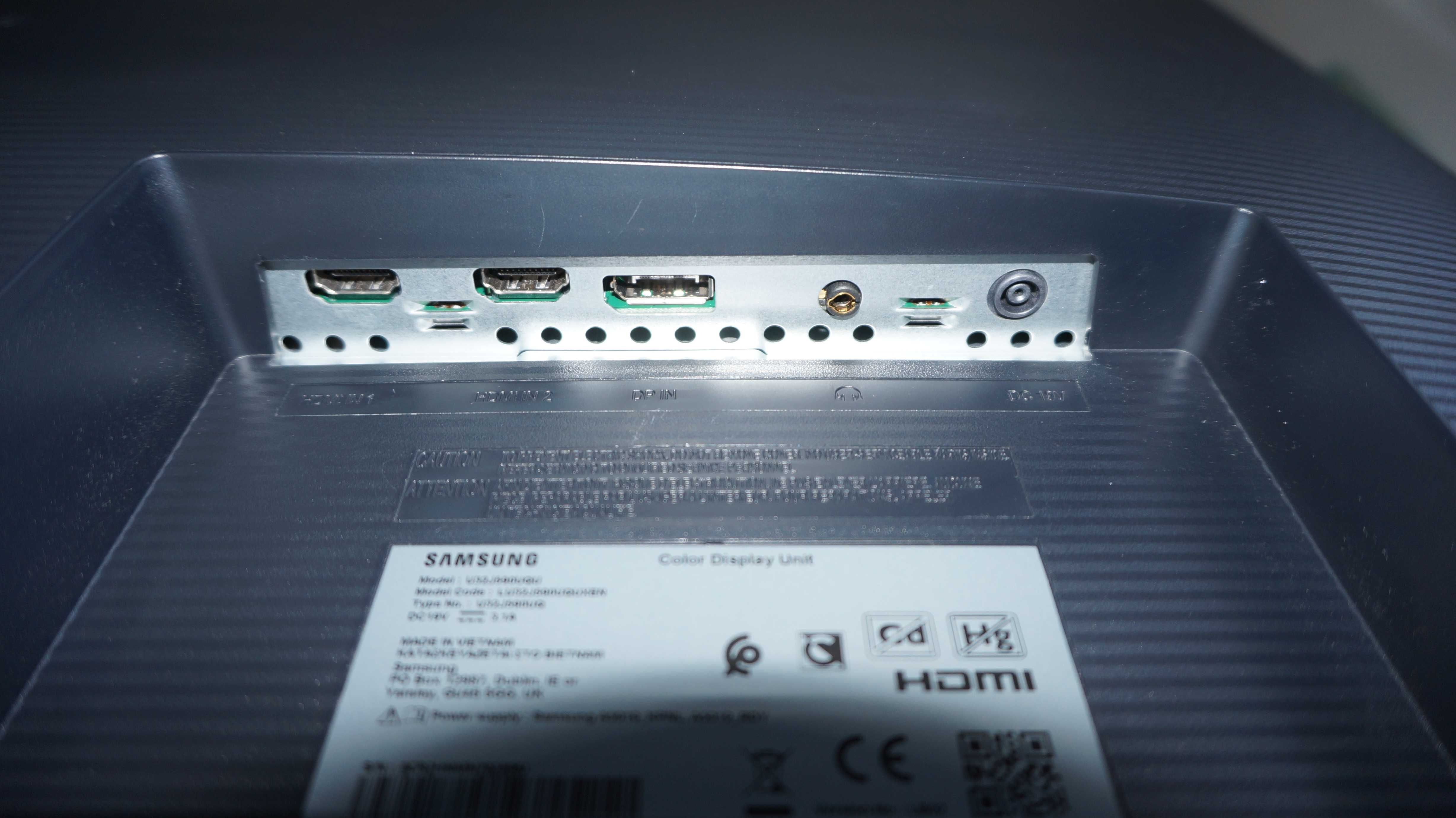 Монитор Samsung U32J590UQU