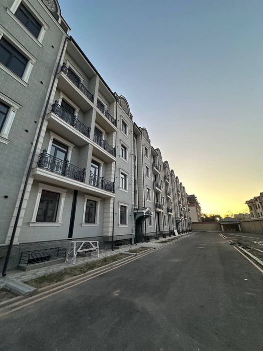 Medgaradokda 3 xona novastroyka sotiladi