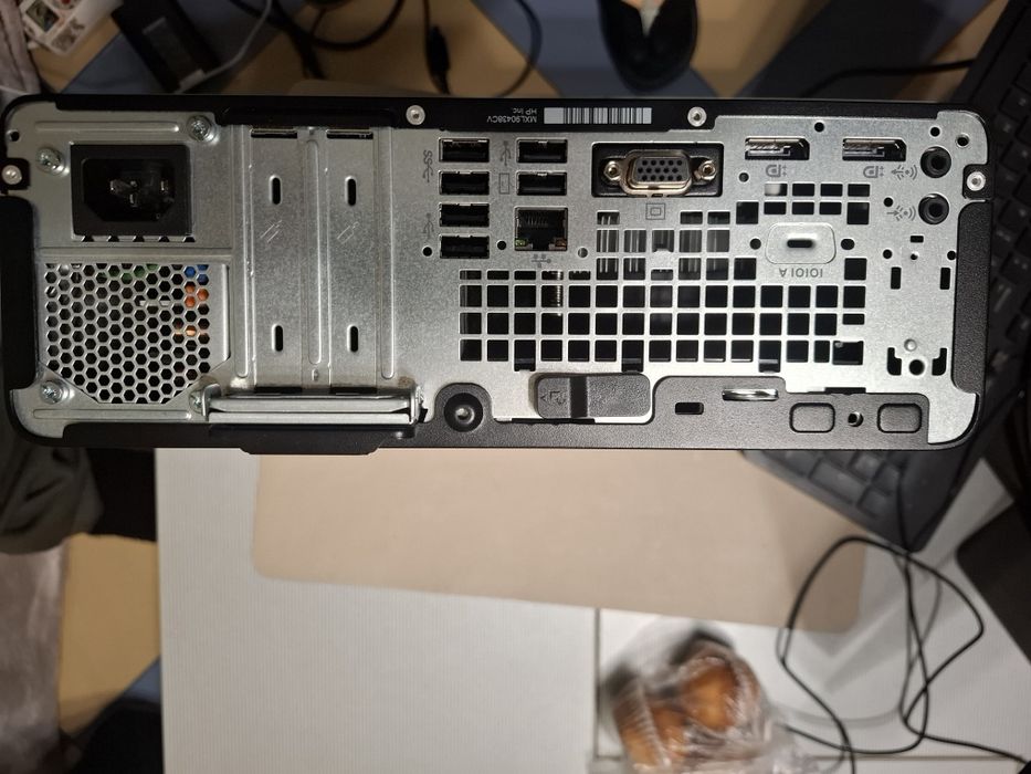 HP EliteDesk 705 G4 SFF-Slim,AMD Ryzen 3 PRO 2200G (3.5/3.7GHz),16GB